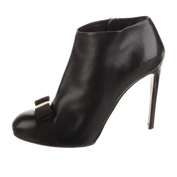 Ferragamo Elegant Black Ankle Boots with Gold Accent - Picture 2 of 5